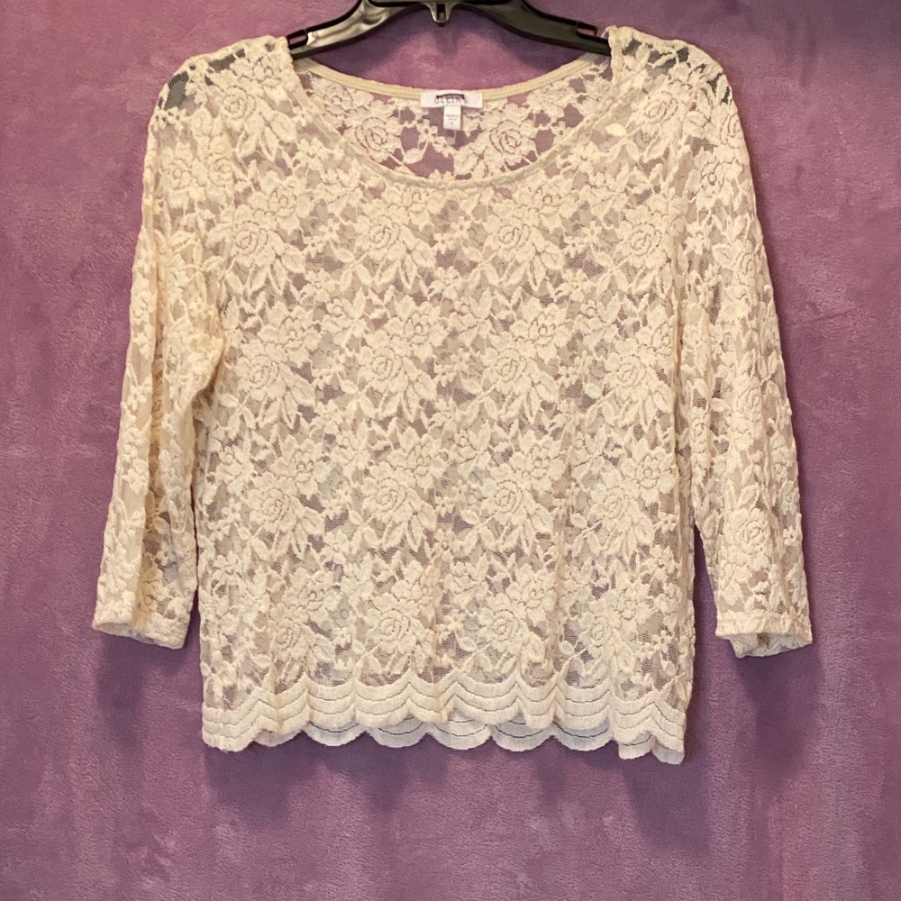 Lace crop top